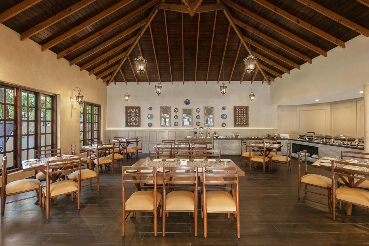 Amritara Aura Resort & Spa Mandrem Buitenkant foto